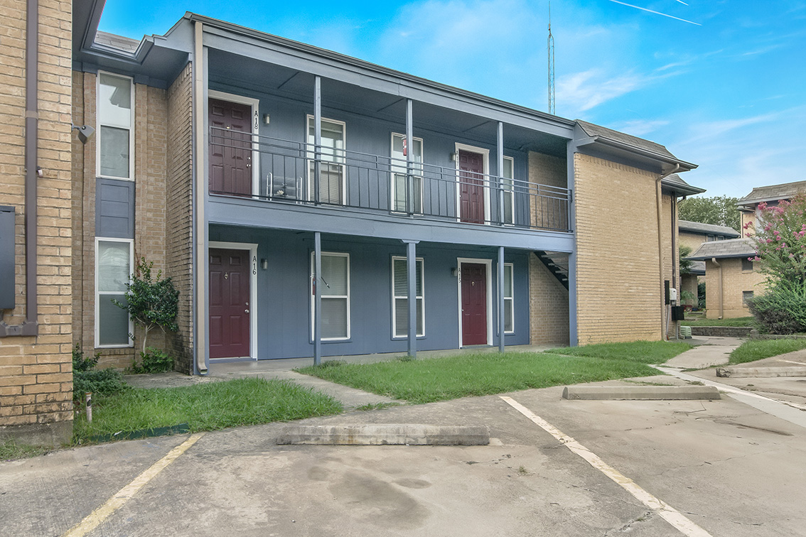 The Clusters Apartments - Denton, Texas